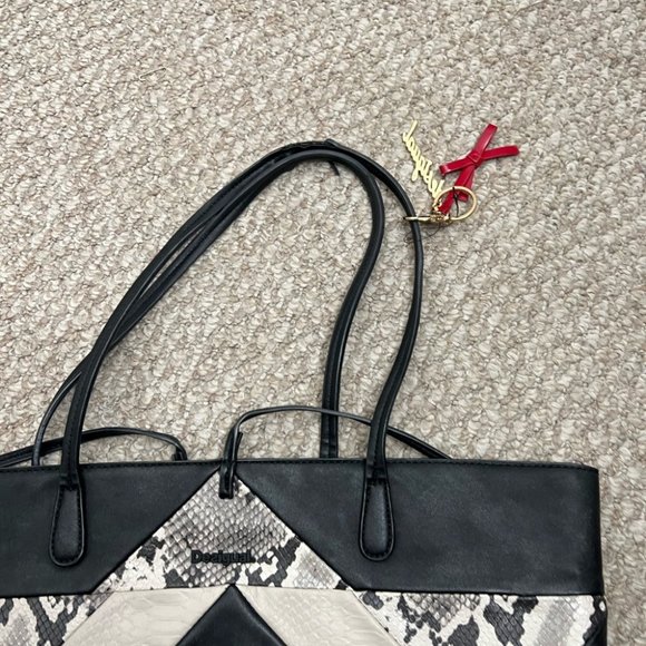 Desigual Black and Gray Wallet with Chevron Design - Picture 3 of 6